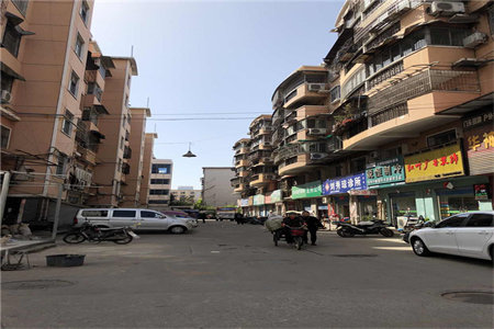 泰安市澎湖湾高铁西开发区3室2厅1卫96m2简单装修